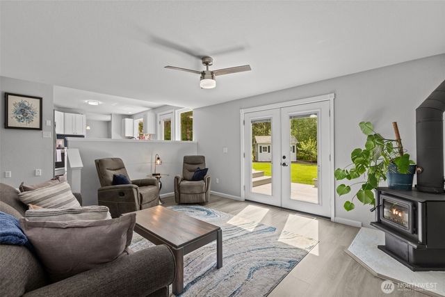 945 SW Moffett Lane, Port Orchard, WA 98367