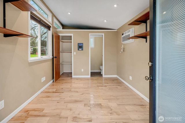 10825 NE 62nd Street, Kirkland, WA 98033