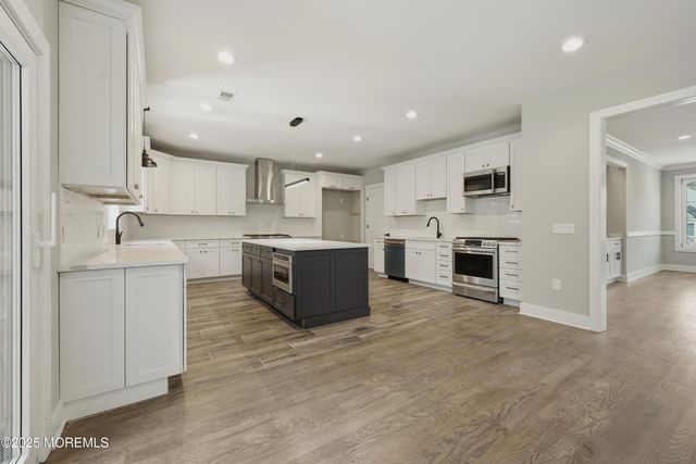 2 Haystack Court, Howell, NJ 07731