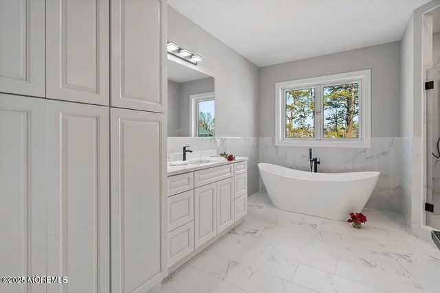 2 Haystack Court, Howell, NJ 07731