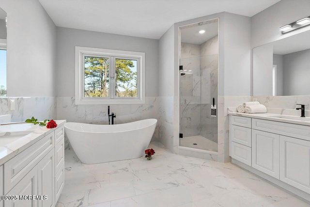 2 Haystack Court, Howell, NJ 07731