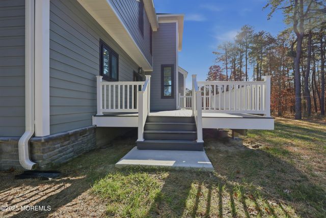 2 Haystack Court, Howell, NJ 07731