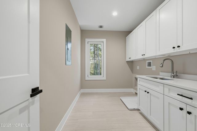 2 Haystack Court, Howell, NJ 07731