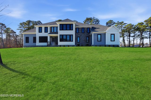 2 Haystack Court, Howell, NJ 07731