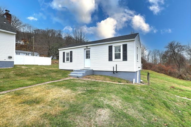 2071 Middletown Avenue, North Branford, CT 06472