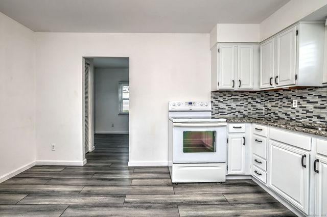 2071 Middletown Avenue, North Branford, CT 06472