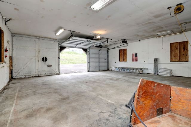 2071 Middletown Avenue, North Branford, CT 06472