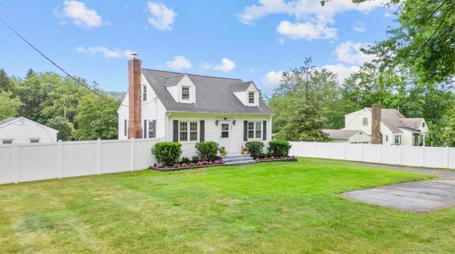 2071 Middletown Avenue, North Branford, CT 06472