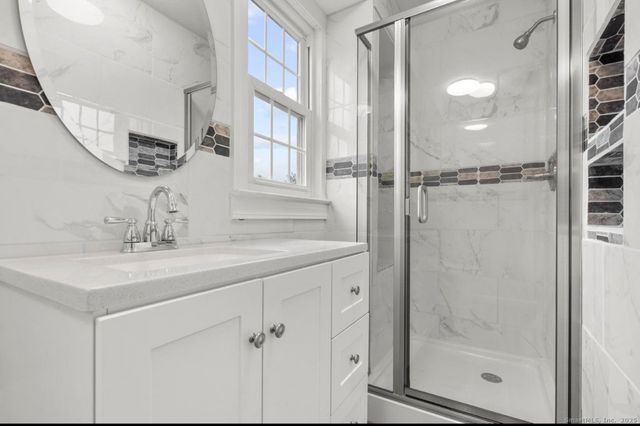 2071 Middletown Avenue, North Branford, CT 06472