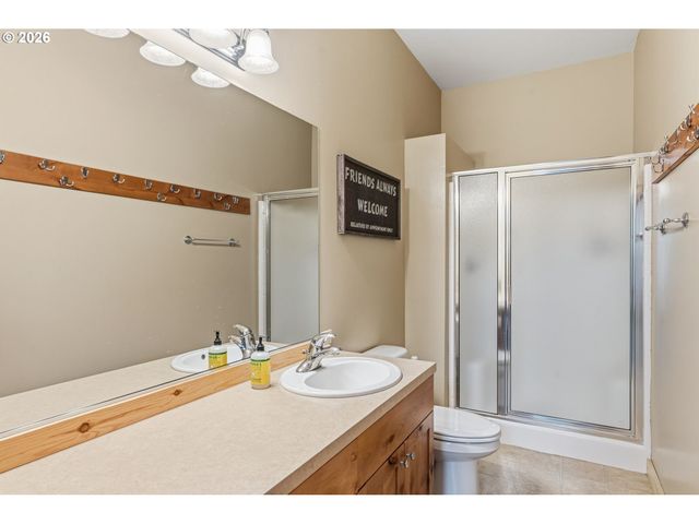 101 LIGHTHOUSE Ln, Mossyrock, WA 98564