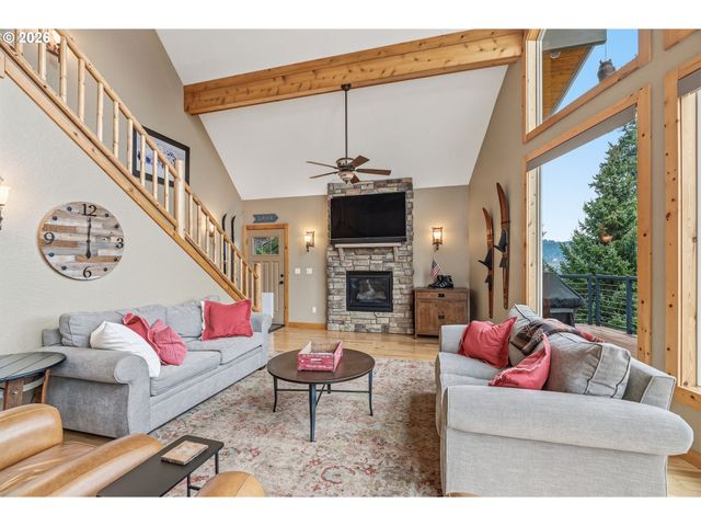 101 LIGHTHOUSE Ln, Mossyrock, WA 98564