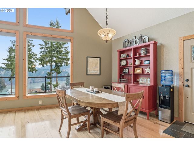 101 LIGHTHOUSE Ln, Mossyrock, WA 98564