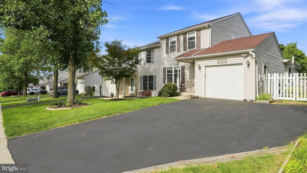 2030 CLOVER MILL RD, QUAKERTOWN, PA 18951 — exterior