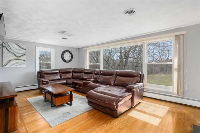 9 Heath Street, Johnston, RI 02919