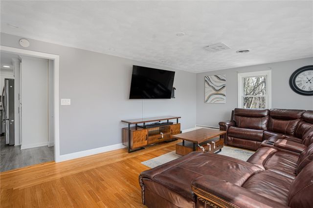 9 Heath Street, Johnston, RI 02919