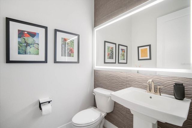 8809 DRUMMER PLANK DRIVE, Wesley Chapel, FL 33545