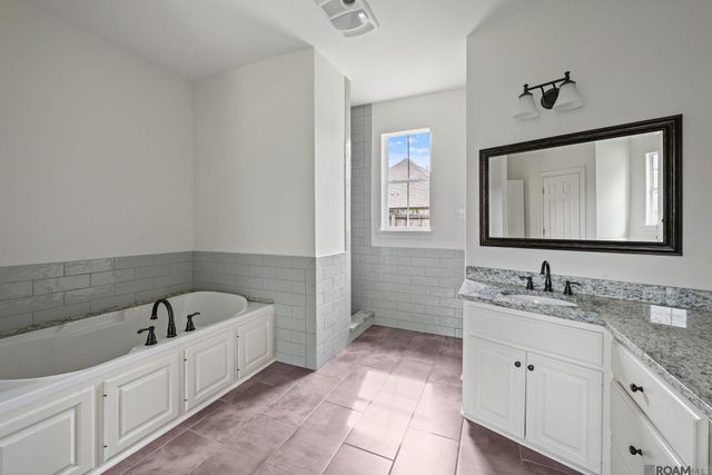 36472 S Winding Ridge Dr, Prairieville, LA 70769