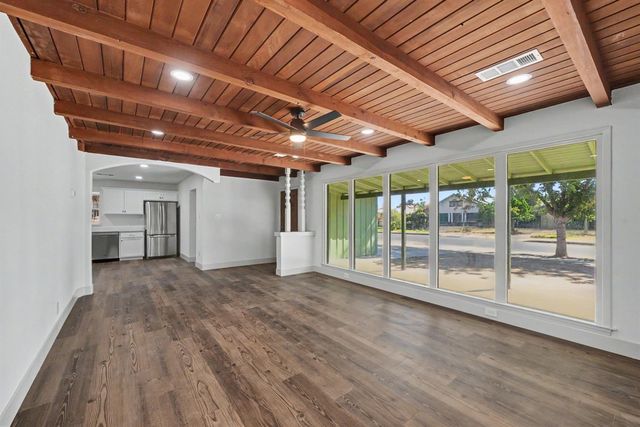 1049 N Farris Avenue, Fresno, CA 93728