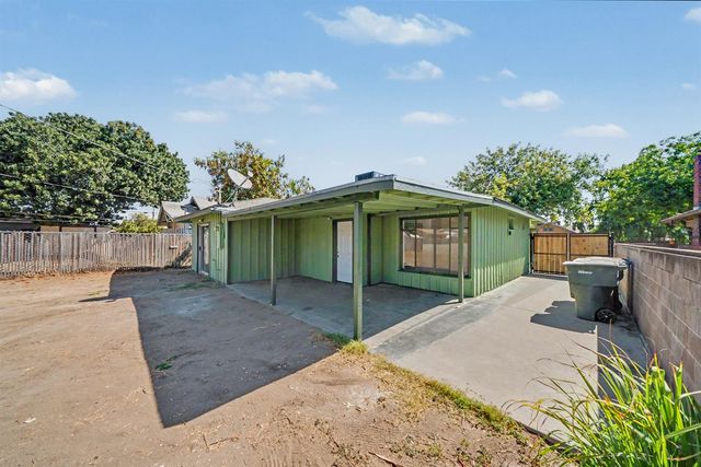 1049 N Farris Avenue, Fresno, CA 93728