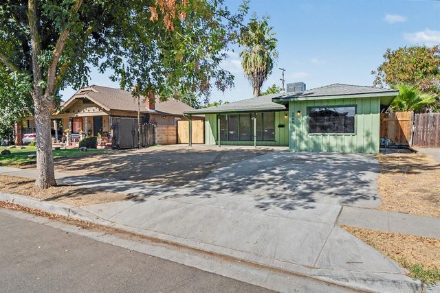 1049 N Farris Avenue, Fresno, CA 93728