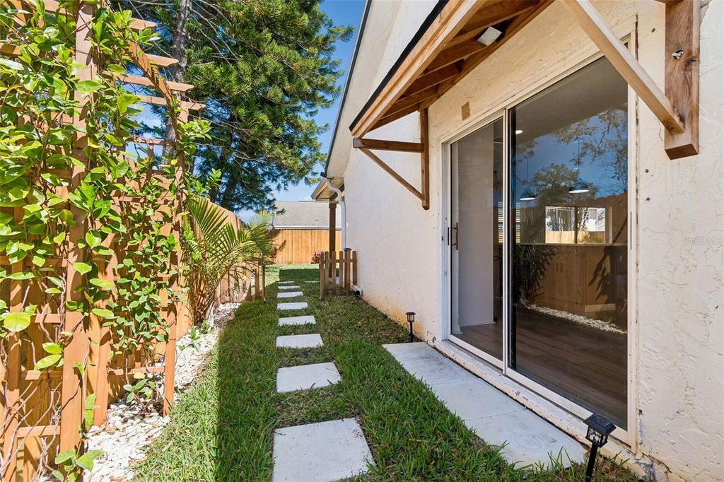 Image 15 of property listing at 2817 WENDOVER TERRACE, Palm Harbor, FL 34685