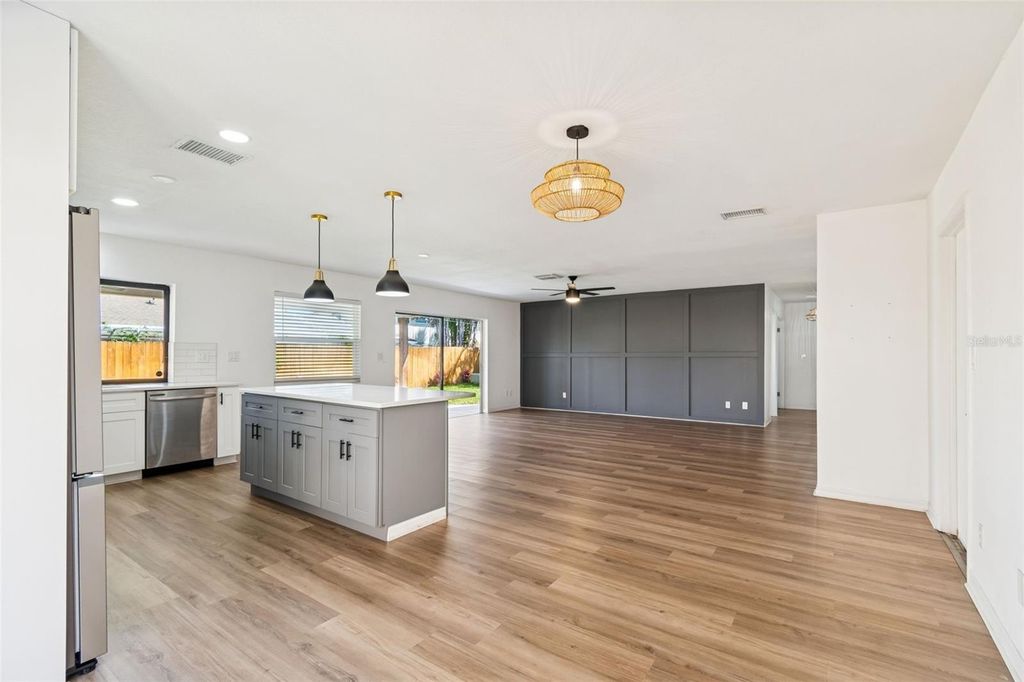 Image 18 of property listing at 2817 WENDOVER TERRACE, Palm Harbor, FL 34685