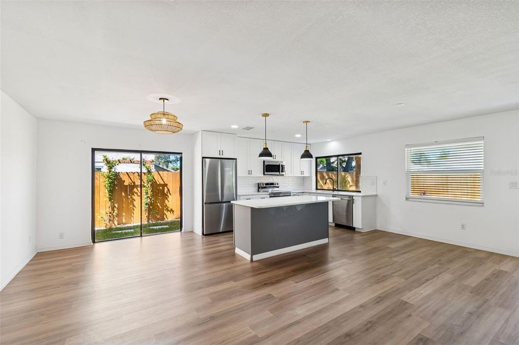 Image 3 of property listing at 2817 WENDOVER TERRACE, Palm Harbor, FL 34685