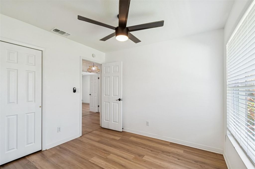 Image 10 of property listing at 2817 WENDOVER TERRACE, Palm Harbor, FL 34685