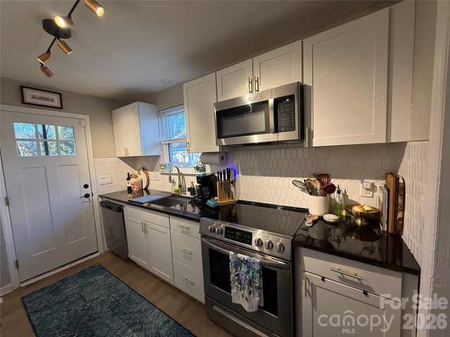 1828 Finchley Drive, Charlotte, NC 28215