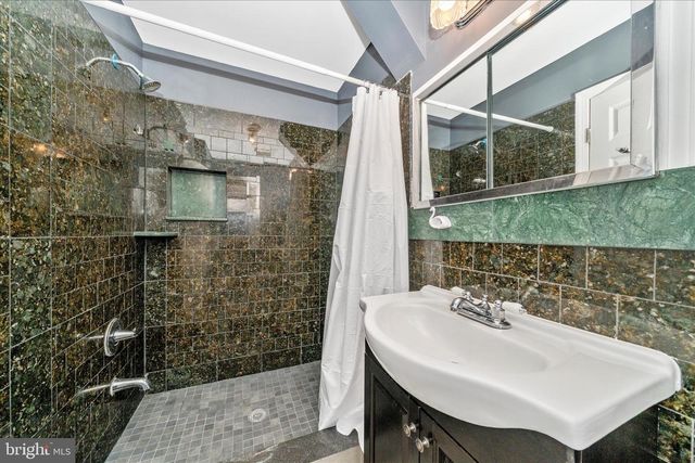 5821 MENTANA ST, Hyattsville, MD 20784