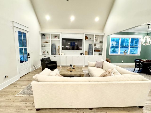 124 Cherry Laurel Loop, Hattiesburg, MS 39402