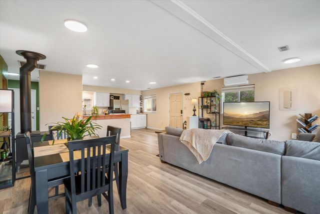 7 SUNSET Place, Tijeras, NM 87059