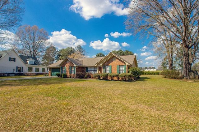 801 Kamak Drive, Beebe, AR 72012