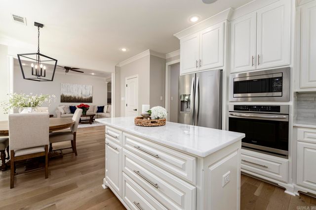 21 Rosans Ct, Little Rock, AR 72223