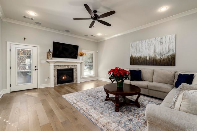 21 Rosans Ct, Little Rock, AR 72223