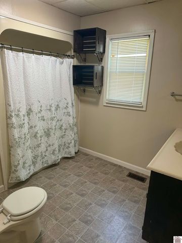 809 S 8th, Mayfield, KY 42066