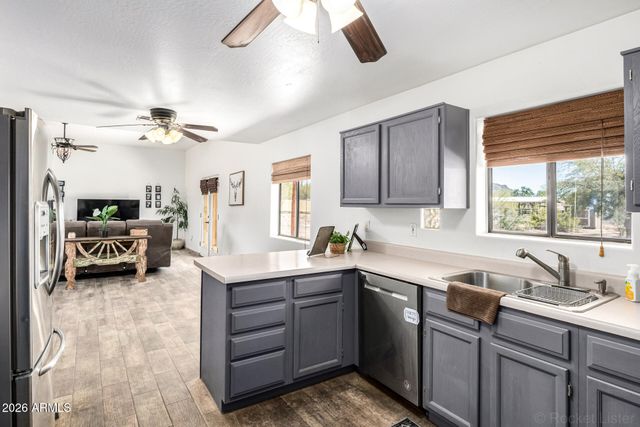 1317 E SABROSA Drive, New River, AZ 85087