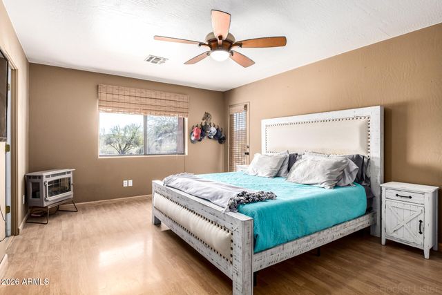 1317 E SABROSA Drive, New River, AZ 85087