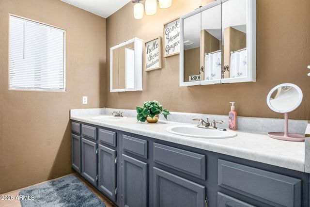 1317 E SABROSA Drive, New River, AZ 85087