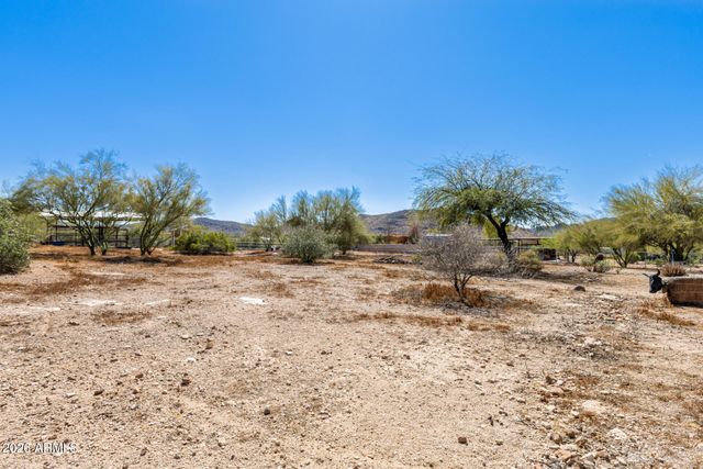 1317 E SABROSA Drive, New River, AZ 85087