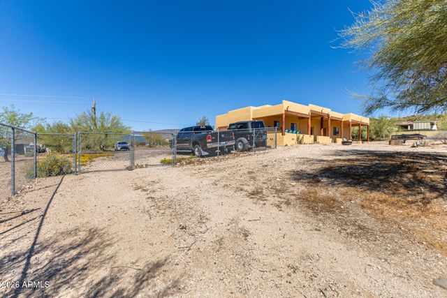 1317 E SABROSA Drive, New River, AZ 85087