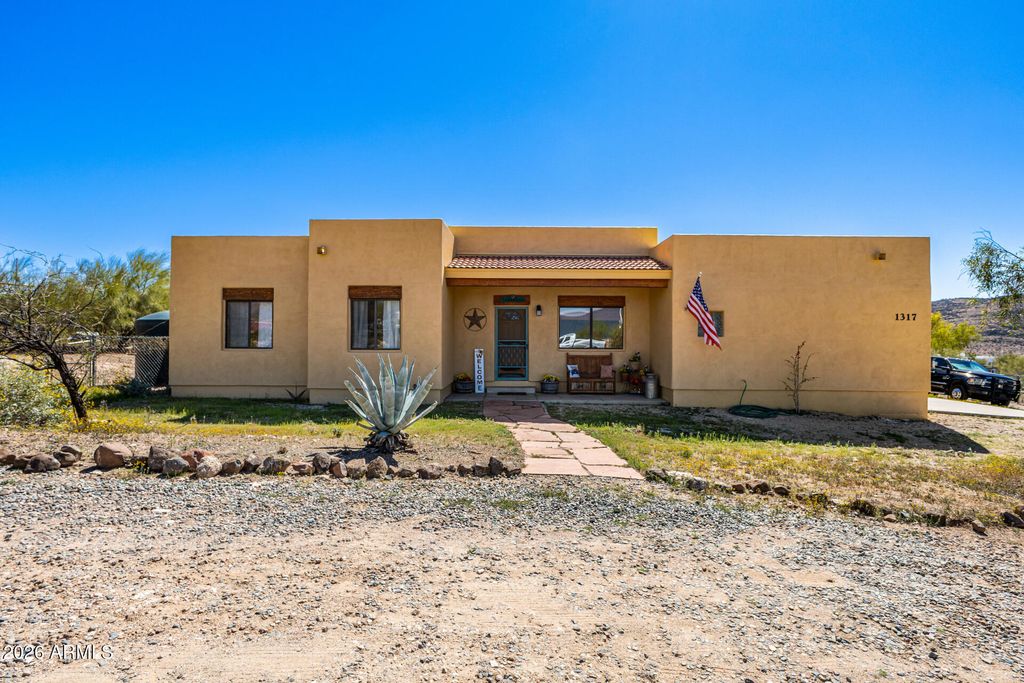 1317 E SABROSA Drive, New River, AZ 85087
