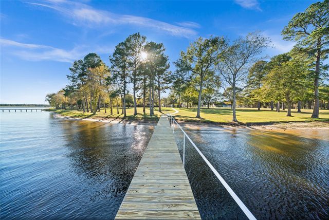 649 County Road 3009, Frankston, TX 75763