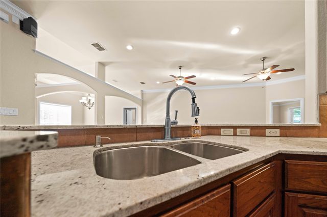 649 County Road 3009, Frankston, TX 75763