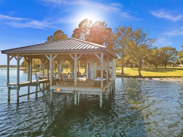 649 County Road 3009, Frankston, TX 75763