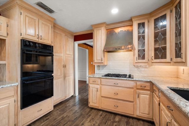 1445 Oaklawn Drive, Corsicana, TX 75110