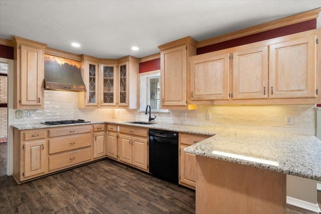 1445 Oaklawn Drive, Corsicana, TX 75110