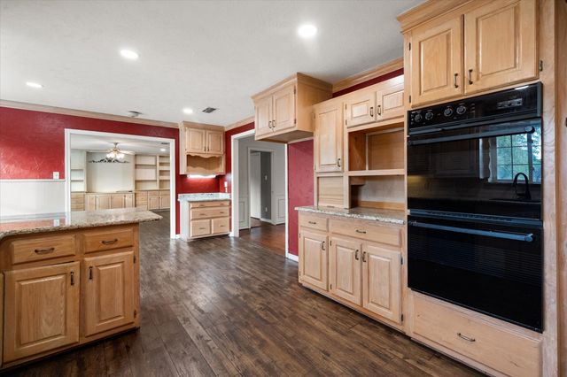 1445 Oaklawn Drive, Corsicana, TX 75110