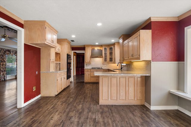 1445 Oaklawn Drive, Corsicana, TX 75110