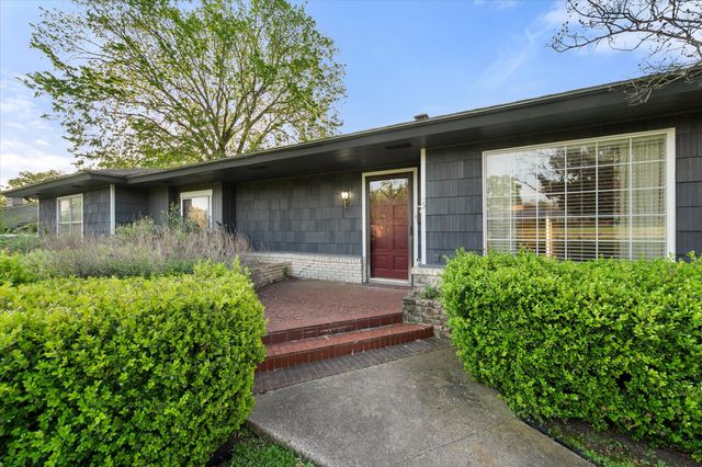 1445 Oaklawn Drive, Corsicana, TX 75110